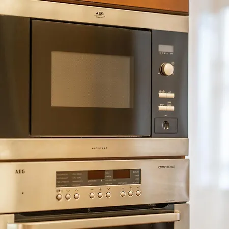 Deak Center Апартаменты *