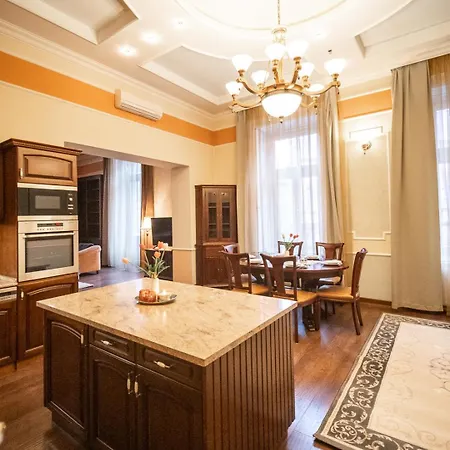 Апартаменты Deak Center *