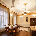 Deak Center شقة