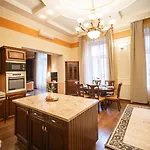 Διαμέρισμα Deak Center *