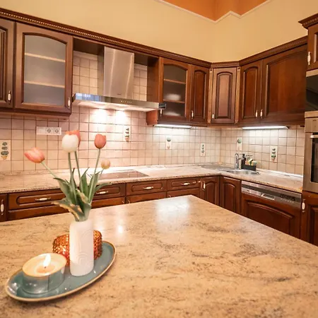 Apartamento Deák Center