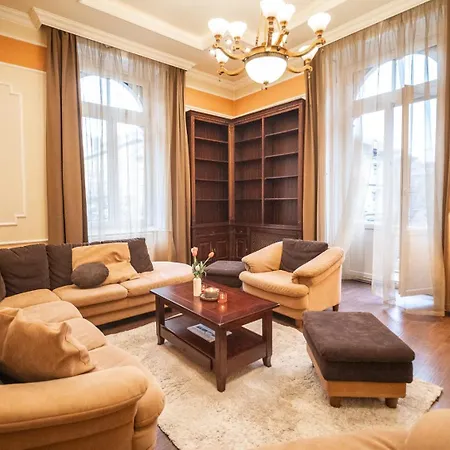 Deák Center Apartamento *